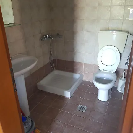 Giannis 2 아파트 Vrasná